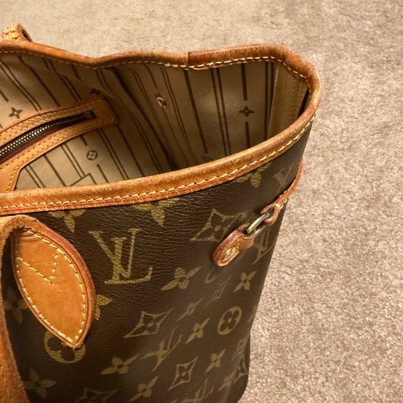 Louis Vuitton Classic Monogram Neverfull MM - Picture 11 of 12
